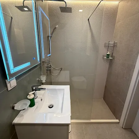 Апартаменты Osaka Cozy 1bdr Near Iec And Airport W Paid Parking