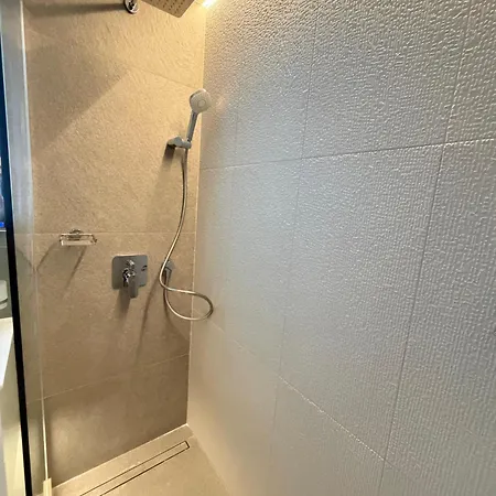 Osaka Cozy 1bdr Near Iec And Airport W Paid Parking * София